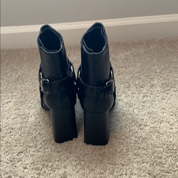 NWT BCBG Generation Boots - Picture 4 of 6